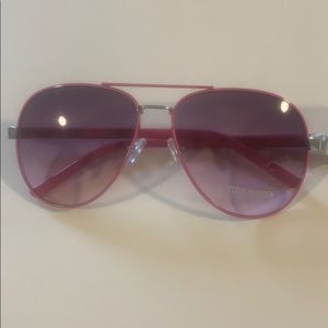 pink steve madden sunglasses😎